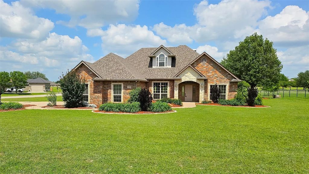 2300 E Emerald Bend Court, Granbury
