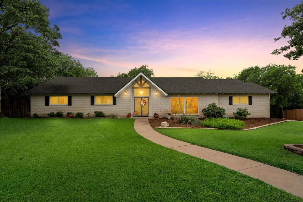 1124 Sierra Drive, Woodway
