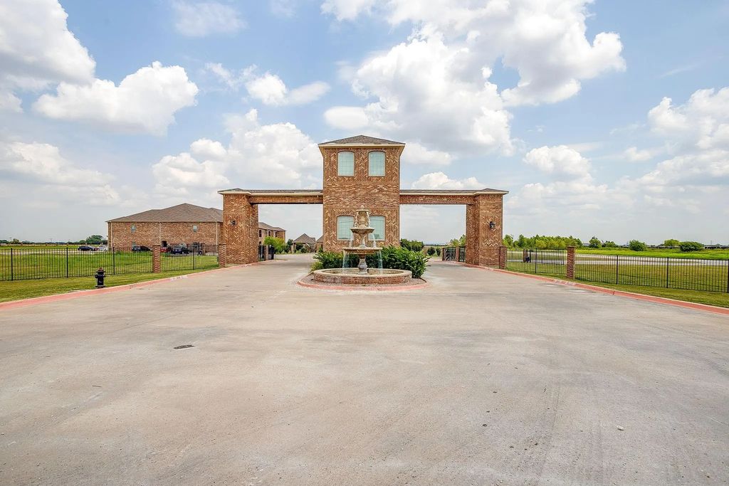 301 County Road 207 1204, Alvarado