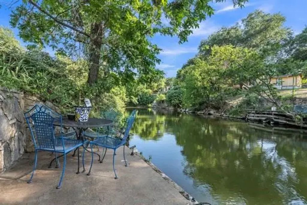 3810 Silver Creek Court, Granbury