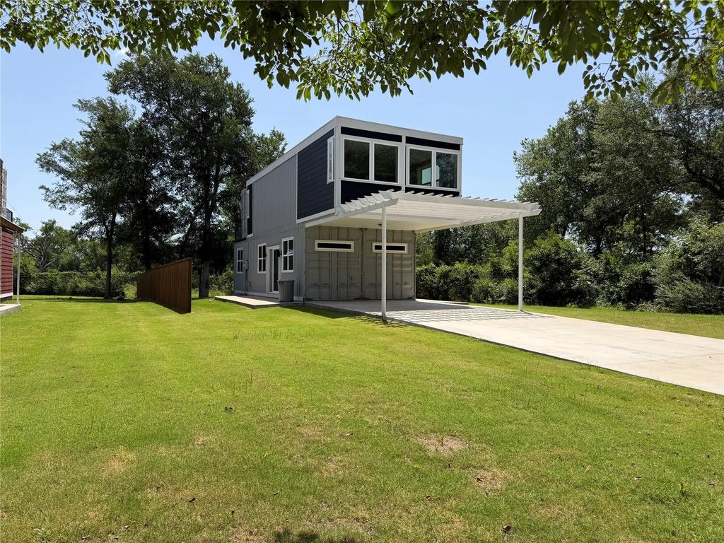 1232 Kennie Drive, Commerce