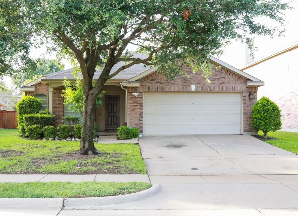 3252 Torio, Grand Prairie
