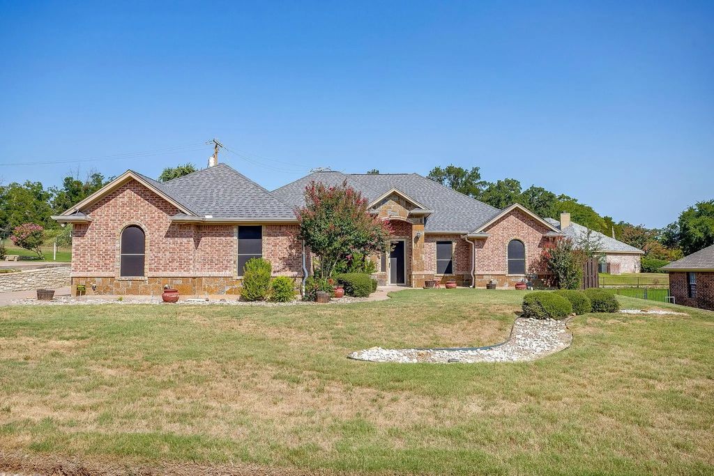 9704 Trinity Court, Granbury