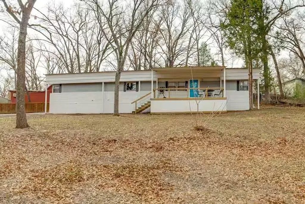 101 Crocker Drive, Malakoff