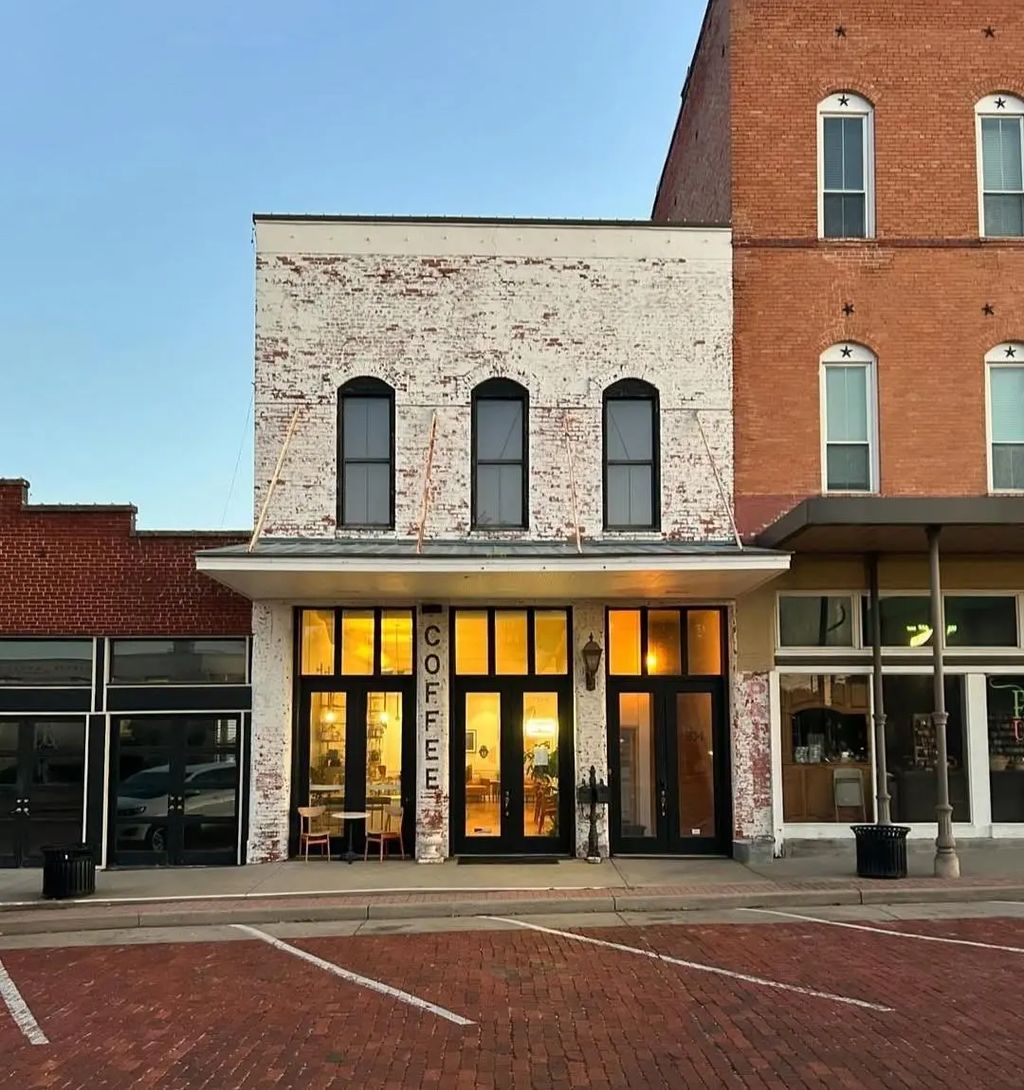 206 Mckinney Street 204/206, Farmersville