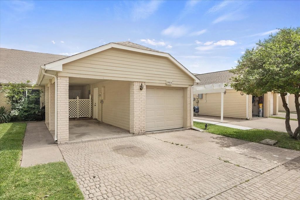 2504 Brook Hollow Court, Mesquite