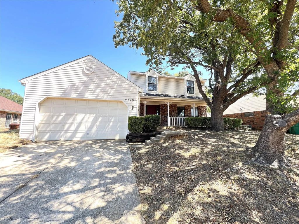2019 Longmeadow Court, Denton