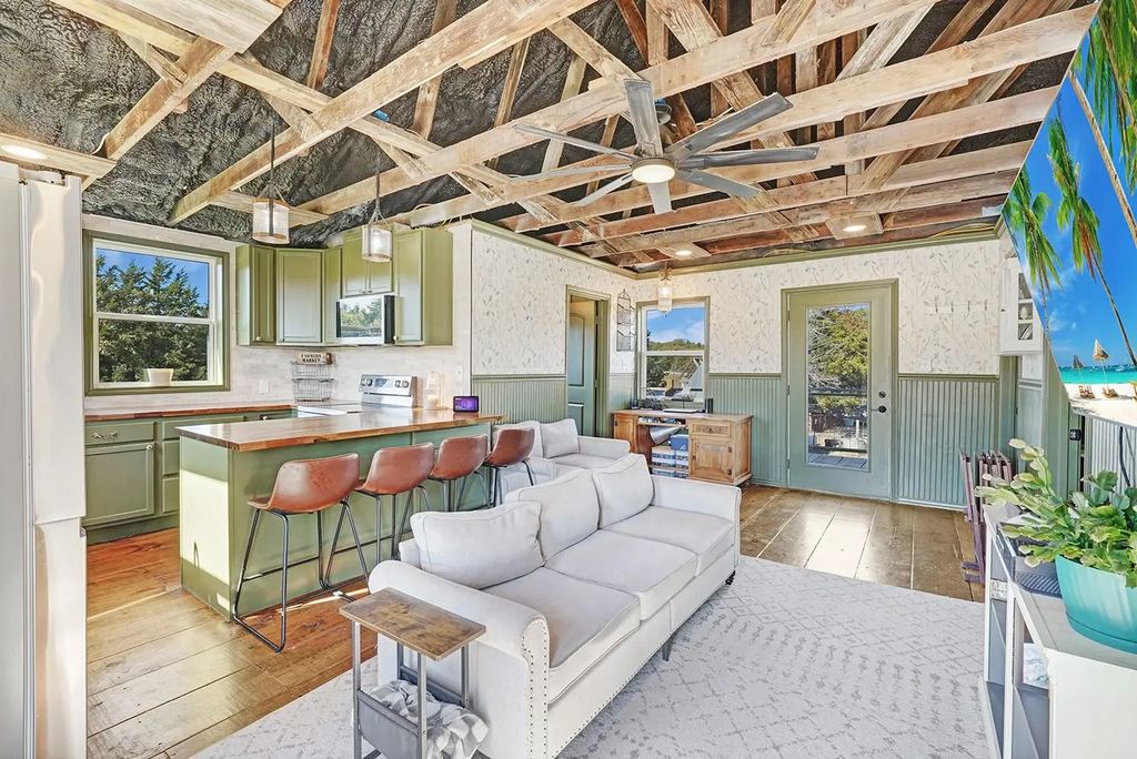 1696 County Road 222, Gainesville
