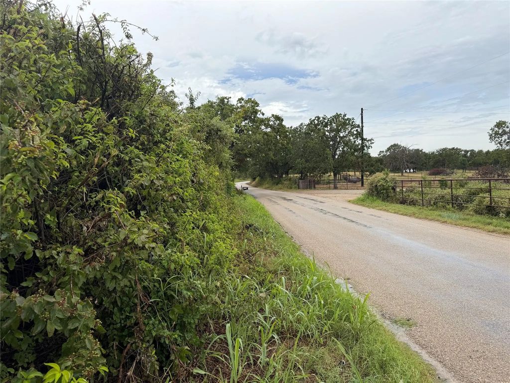 County Road 3681, Paradise