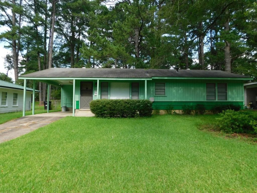 107 Ne 5th Street, Springhill