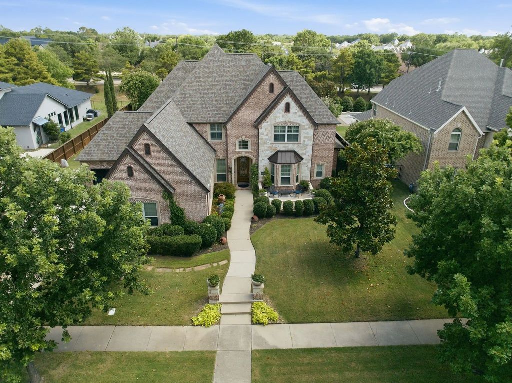 1913 Arrington Court, Colleyville