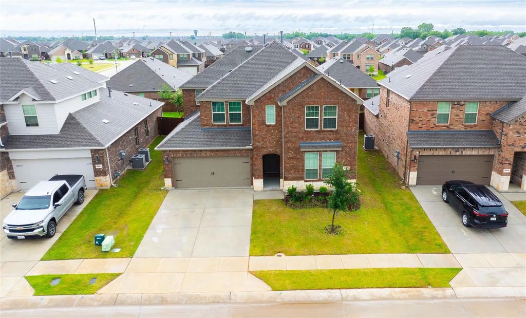 9820 Elk Falls Lane, Aubrey