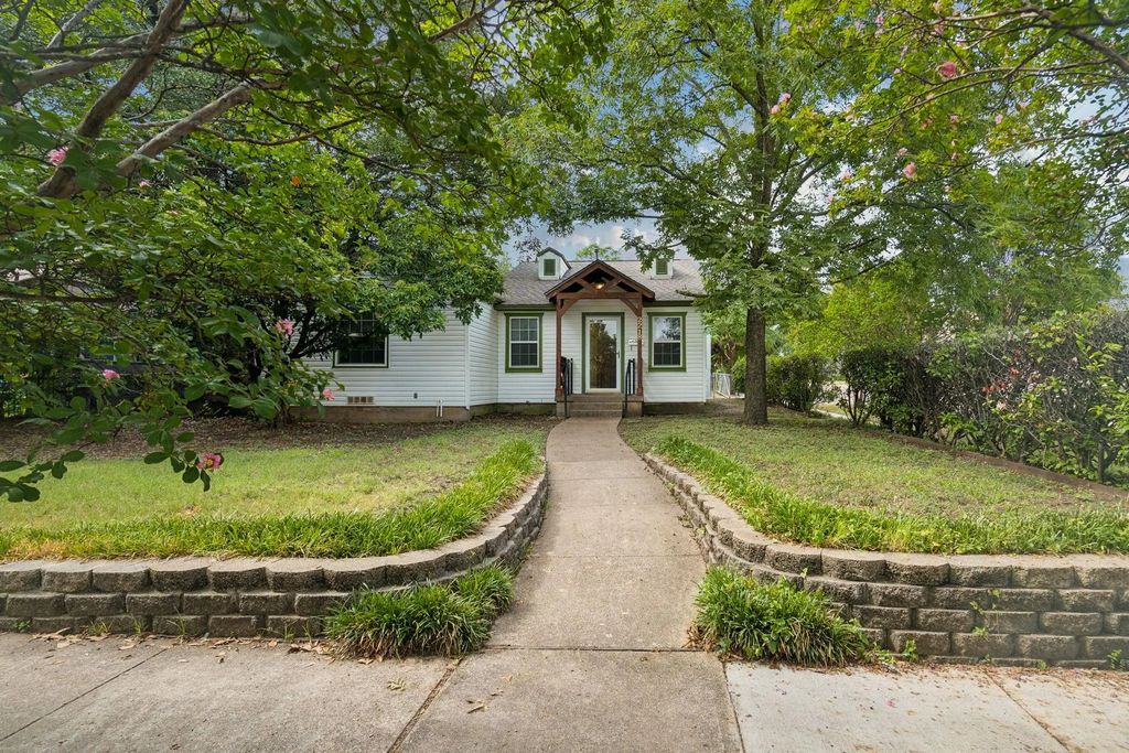2218 Mountain Lake Road, Dallas