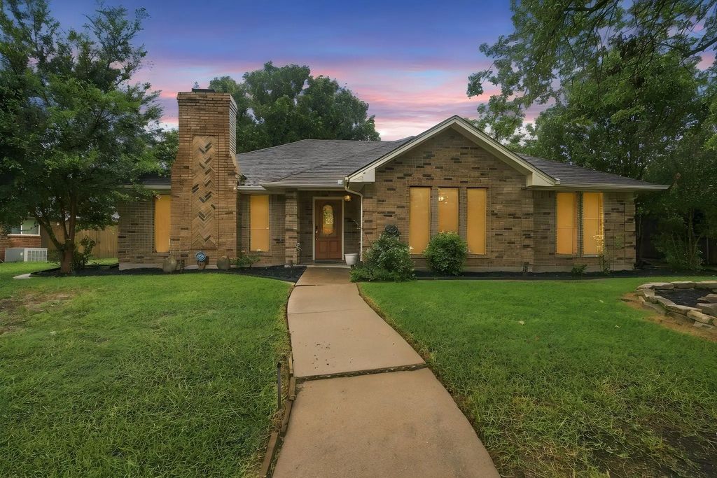 115 Redman Lane, Waxahachie