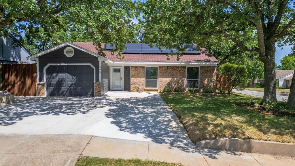 3901 Glengate Drive, Arlington