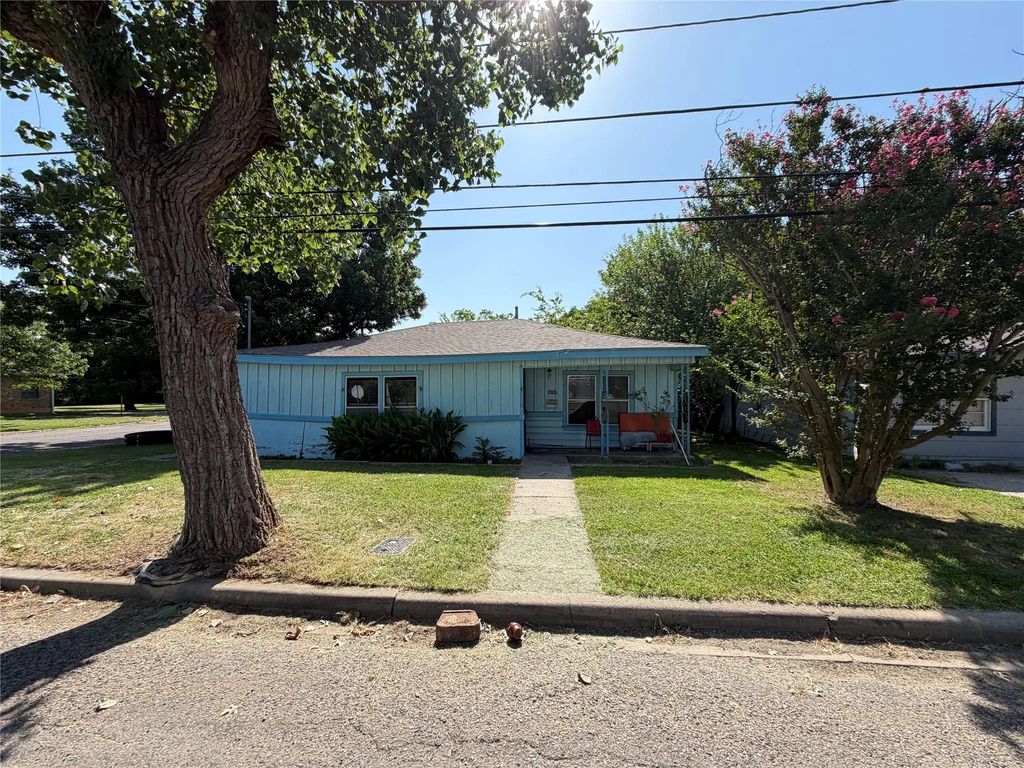 616 White Street, Whitesboro