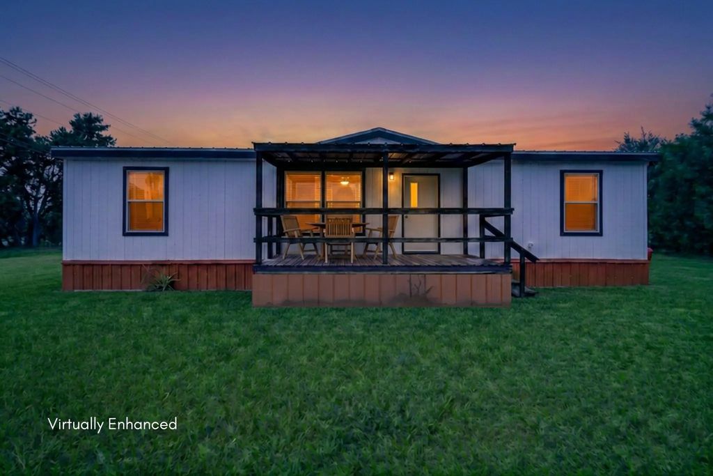 460 County Road 1260, Savoy