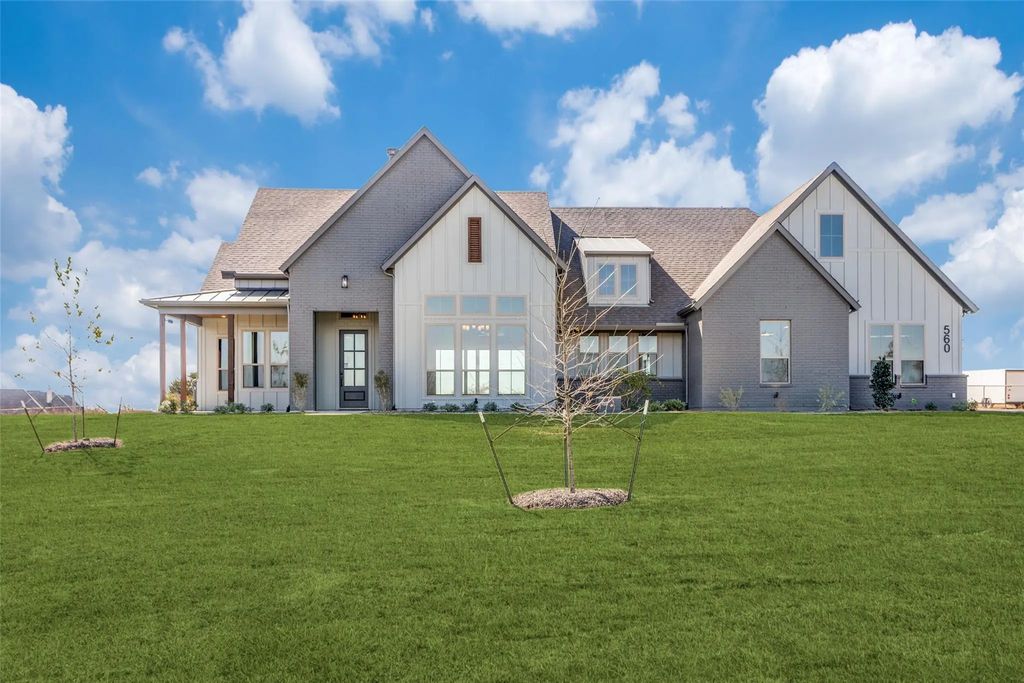 560 Aermotor Loop, Weatherford