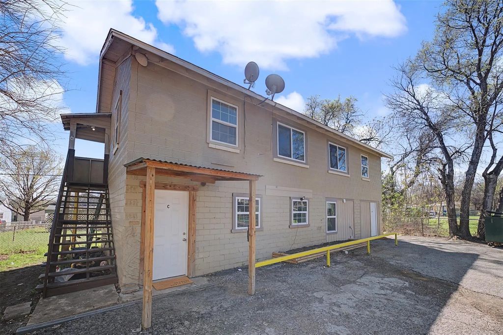 9021 White Settlement Road C, White Settlement