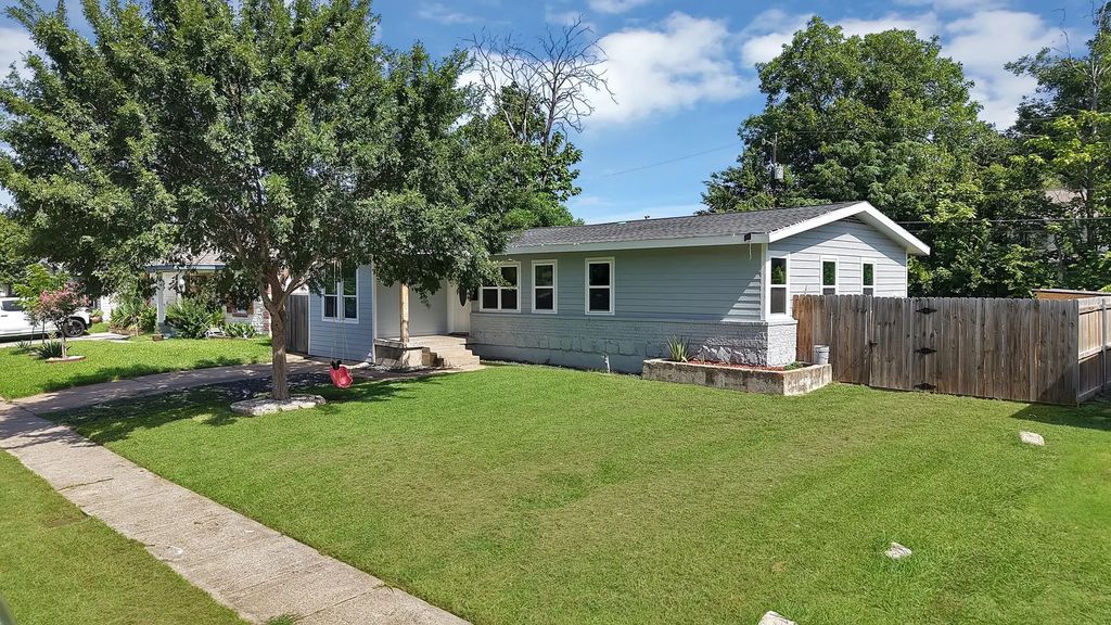 113 E Linda Drive, Garland