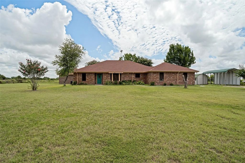 3511 County Road 1108, Celeste