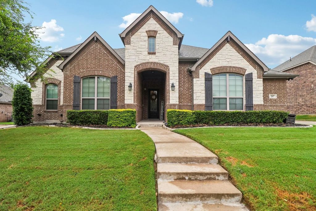 217 Wisteria Way, Red Oak