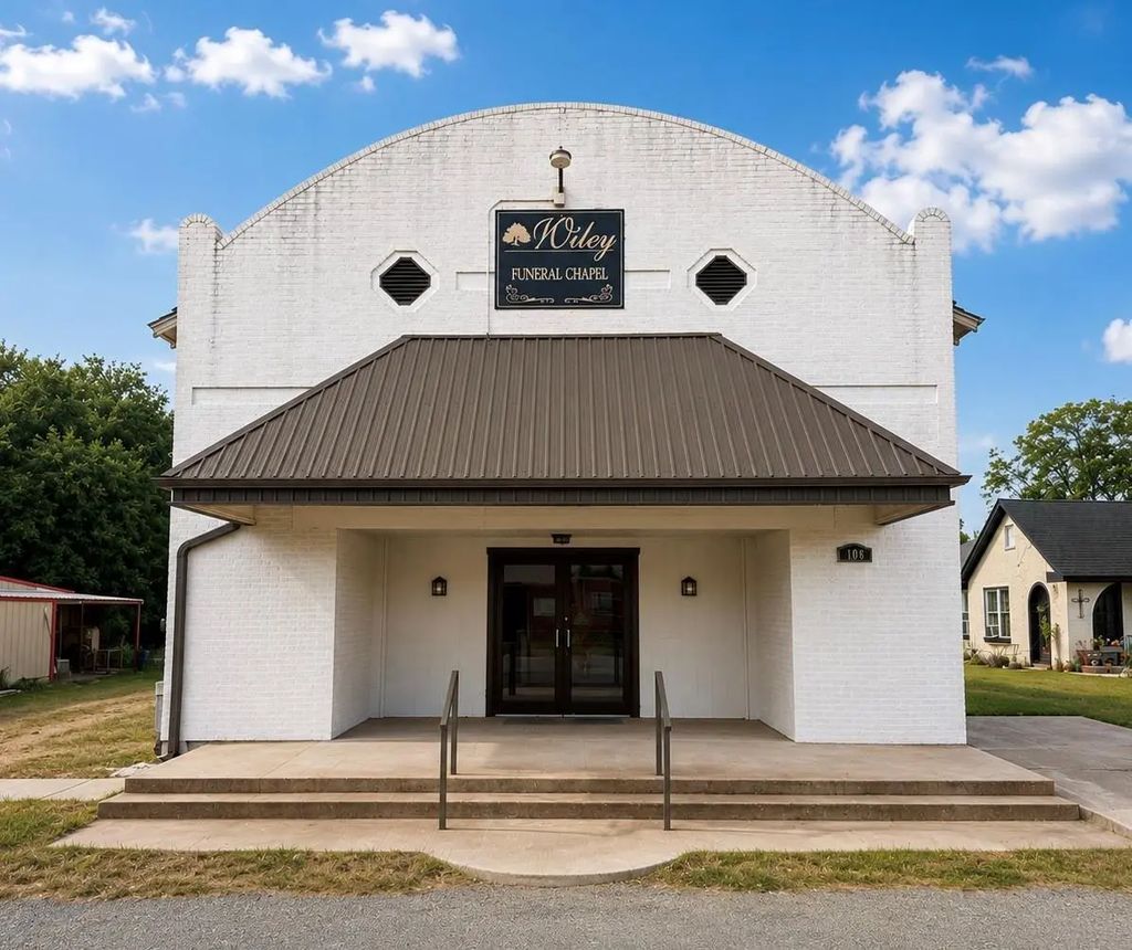108 E Lipan Drive, Lipan