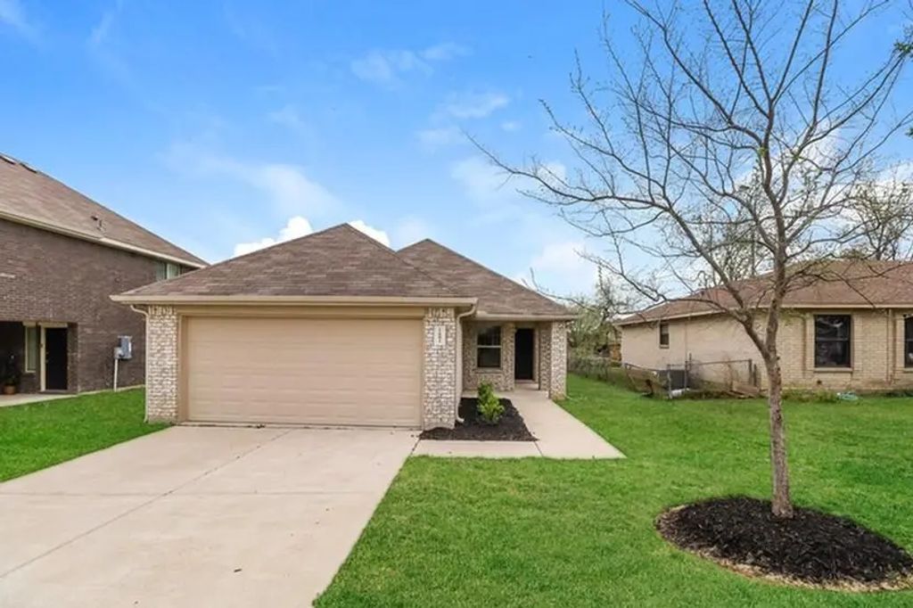 1601 Oriole Drive, Ennis