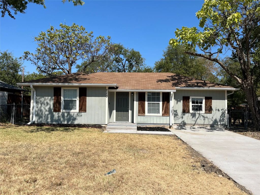 710 Apache Trace, Grand Prairie