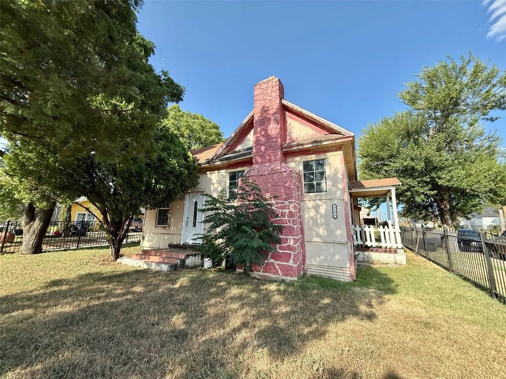 3300 N Pecan Street, Fort Worth