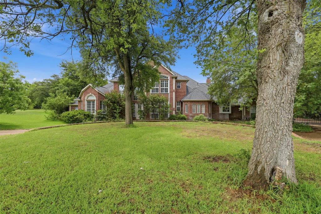 351 Cattlebaron Parc Drive, Fort Worth