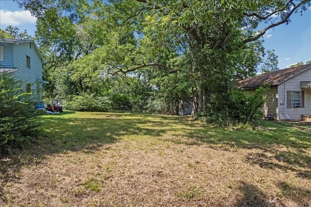 511 E Wilson Avenue, Sherman