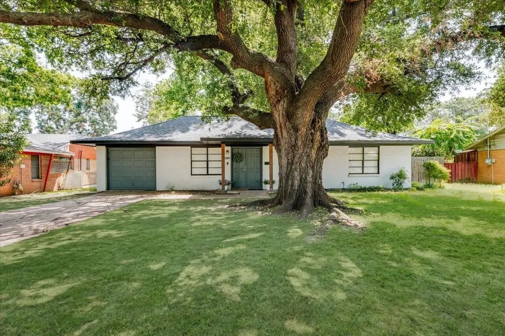 5163 Waits Avenue, Fort Worth