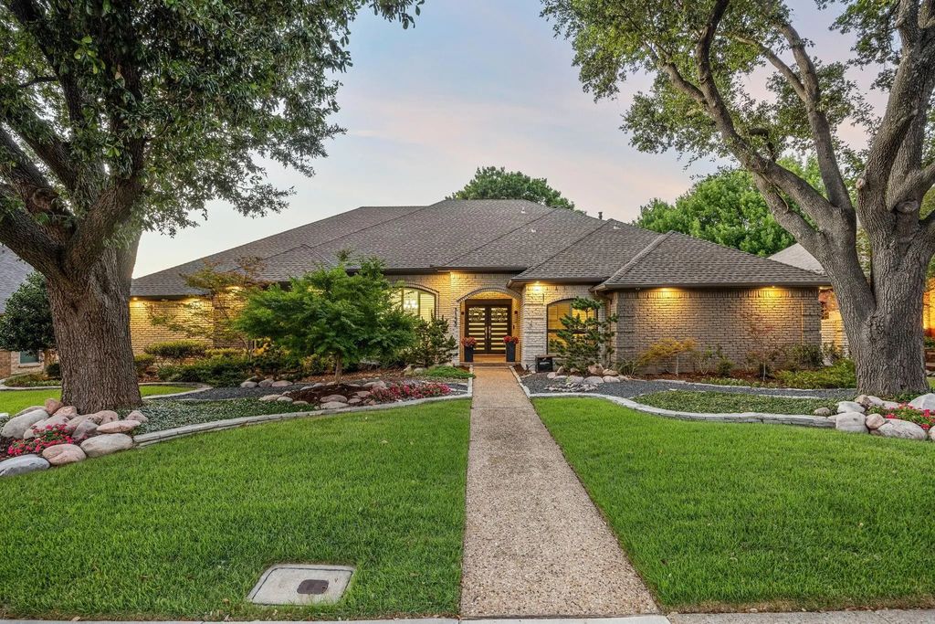 7135 Debbe Drive, Dallas