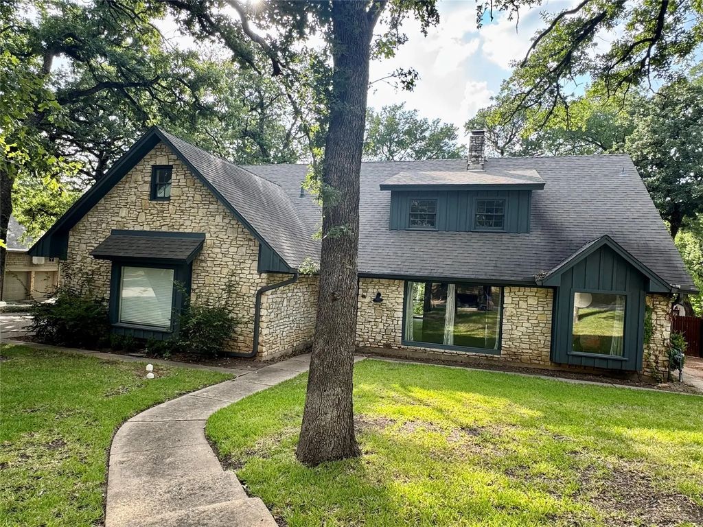 211 Mill Creek Drive, Arlington