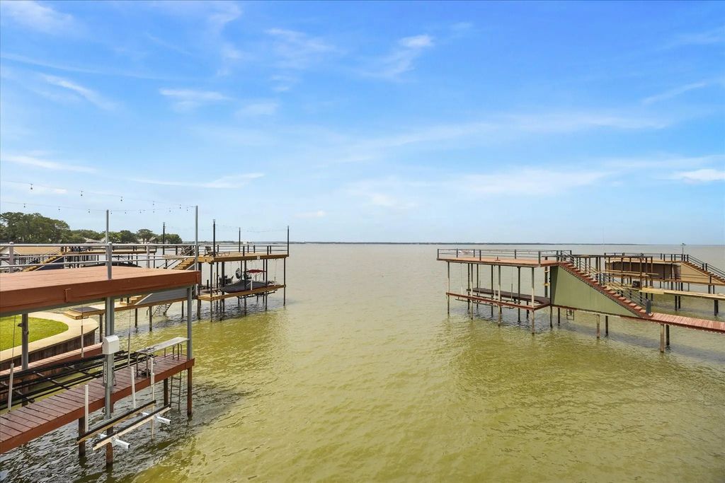 130 Harbor Drive, Gun Barrel City