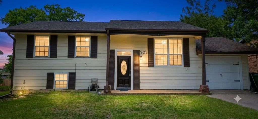 901 E Daugherty Drive, Garland