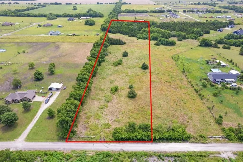 10843 E Line Road, Trenton