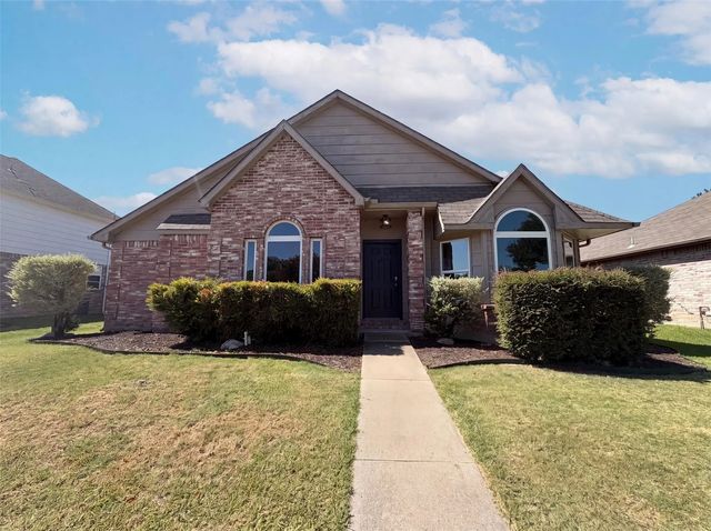713 Lake Bluff Drive, Flower Mound