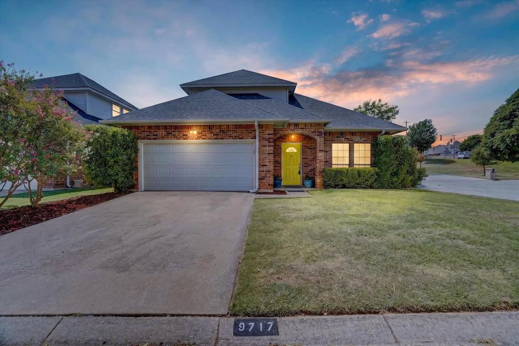 9717 Lea Shore Court, Fort Worth