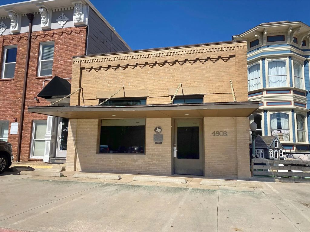 4803 Broadway Street, Addison
