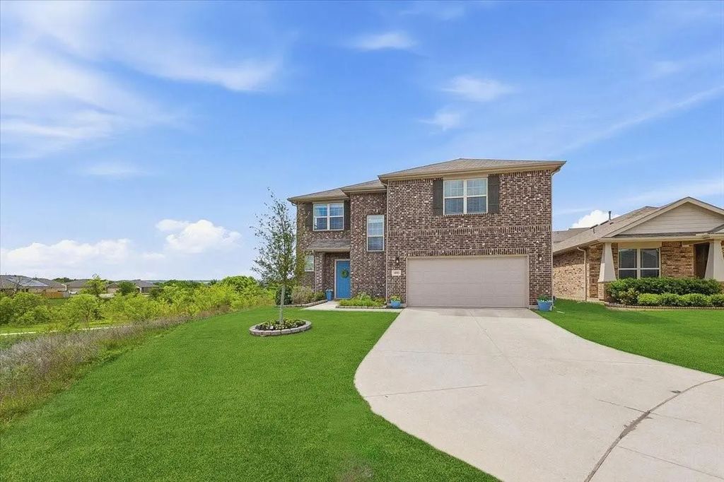 10905 Golden Barrel Court, Fort Worth