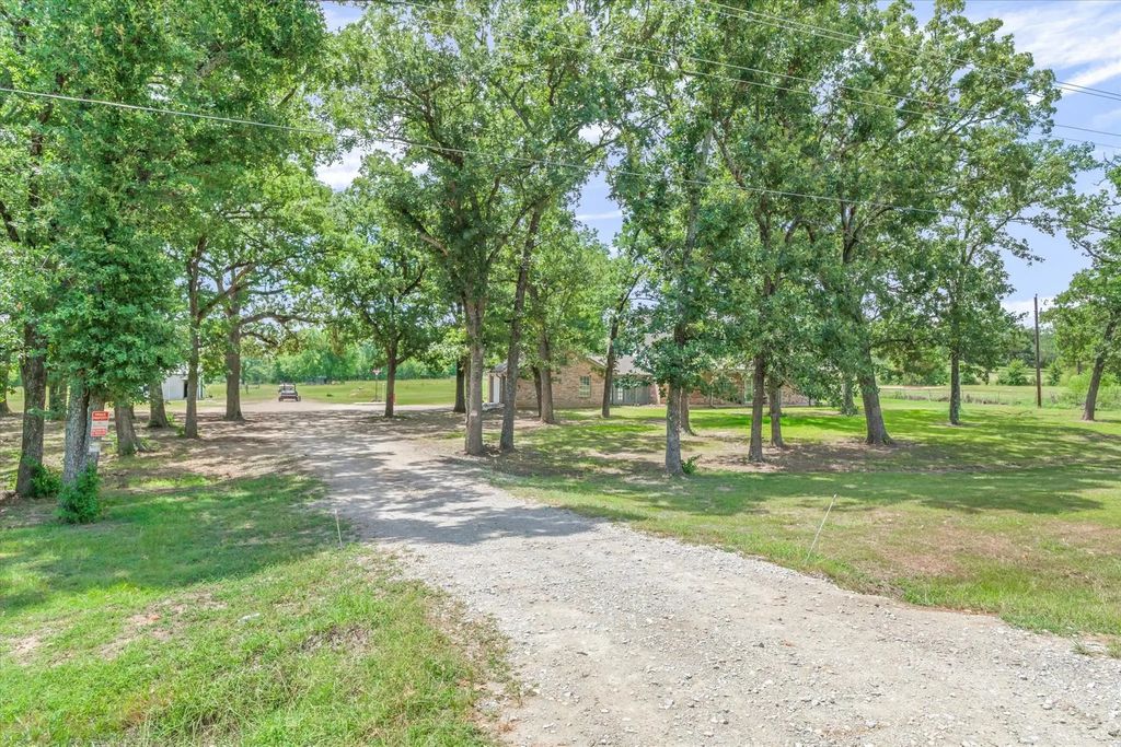 1803 State Highway 198, Canton