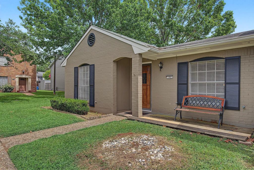 102 Malibu Drive, Shreveport