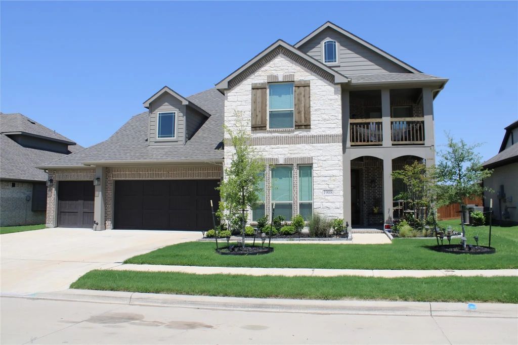 1908 Midhurst Drive, Forney