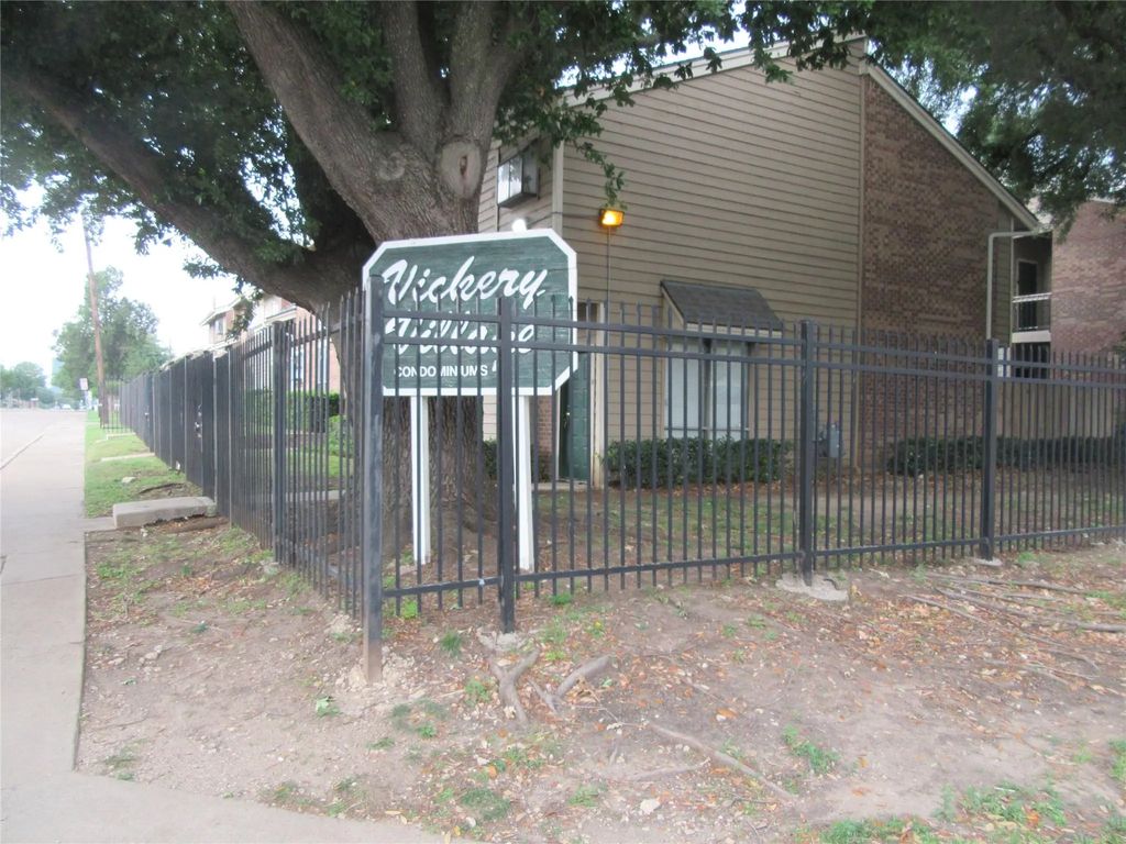 5750 Phoenix Drive 16, Dallas