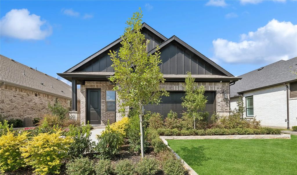911 Sagebrush Trail, Sherman