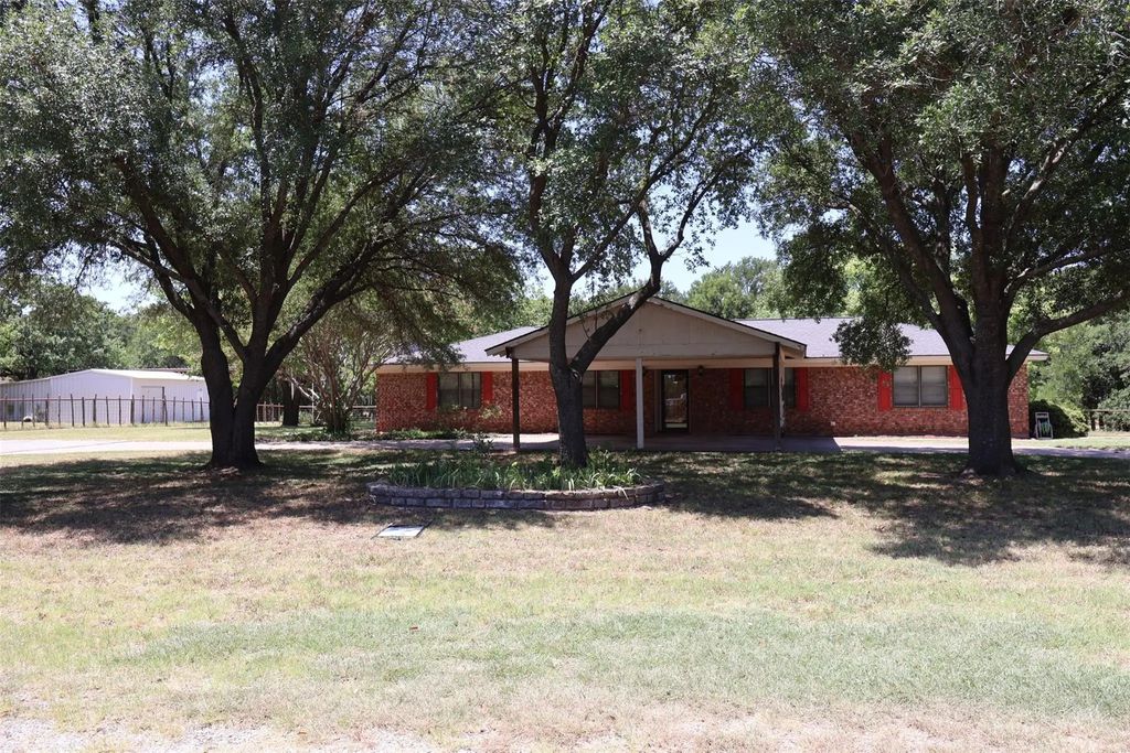 4315 Waples Road, Granbury