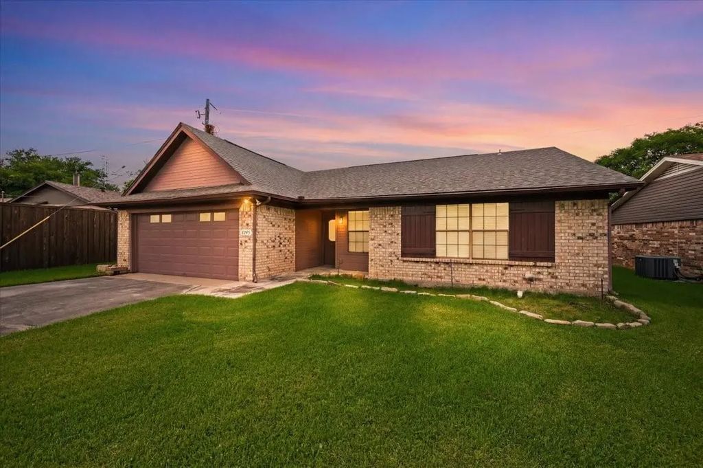 8245 Ulster Drive, North Richland Hills