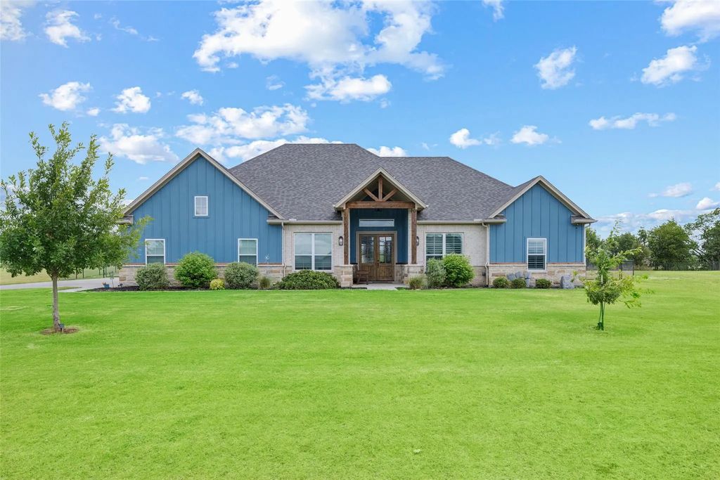 140 Clayton Crossing, Springtown